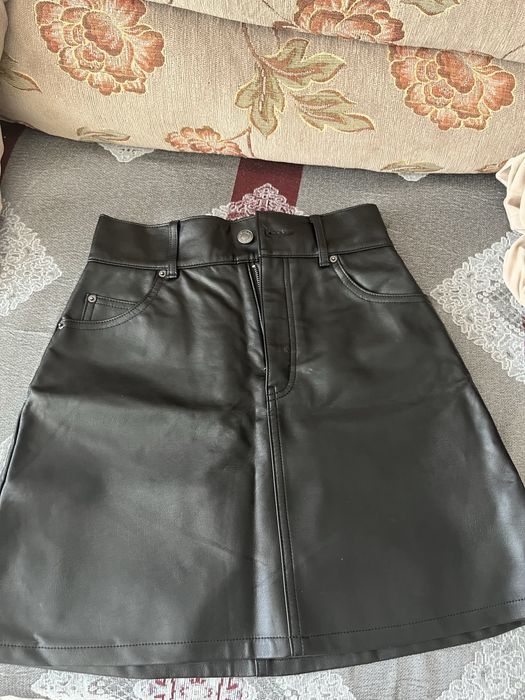 Кожаная коротка юбка