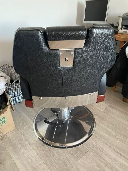 Кресло парикмахерское