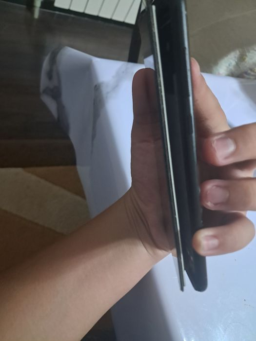 Продам Huawei телефон