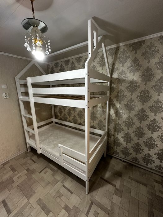 Продам кровать двухярусная