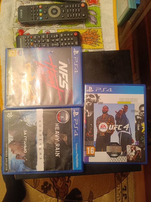 Продам ПС4 в хорошем состоянии!