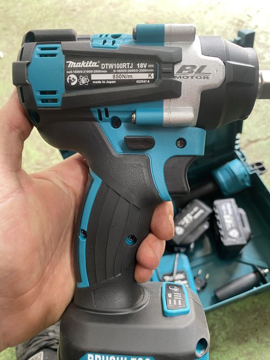 Makita Акумулаторен Гайковерт + Шлайф