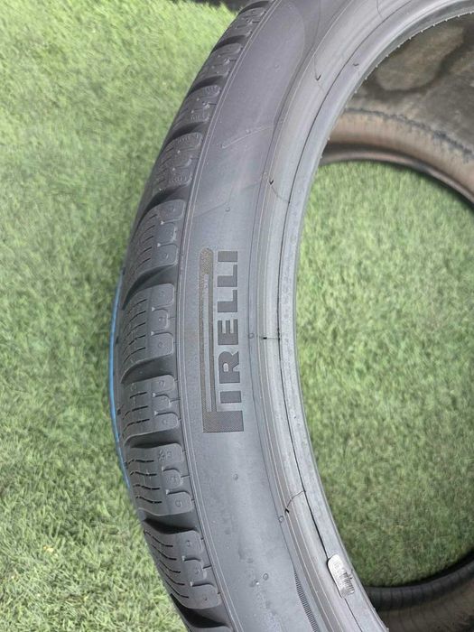 305 30 21 PIRELLI