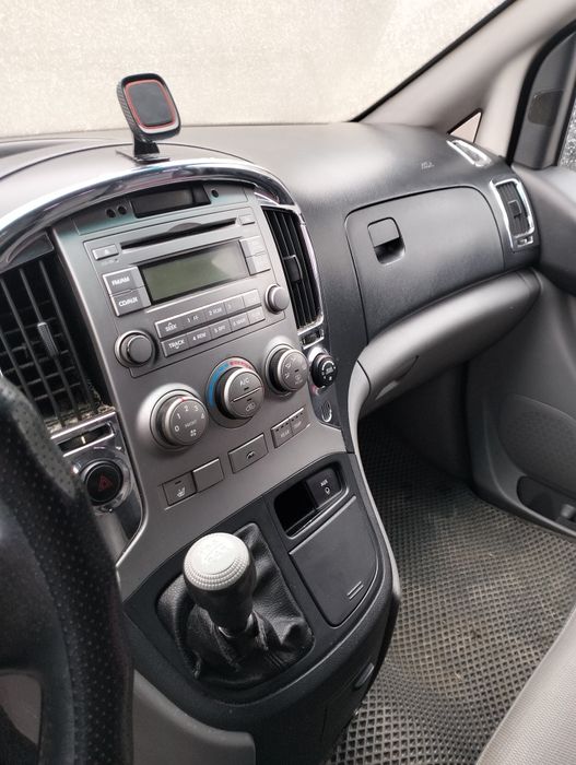 Продам машину минивэн Хундай старекс