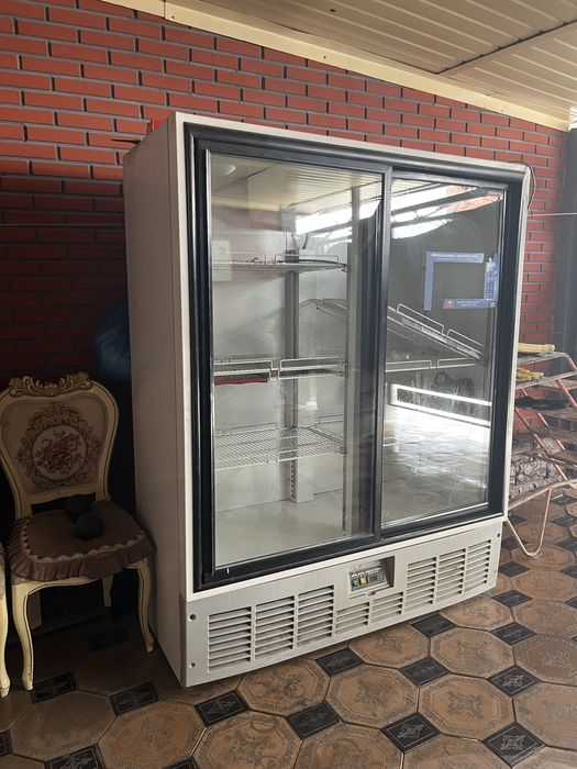 Продам холодильник большой