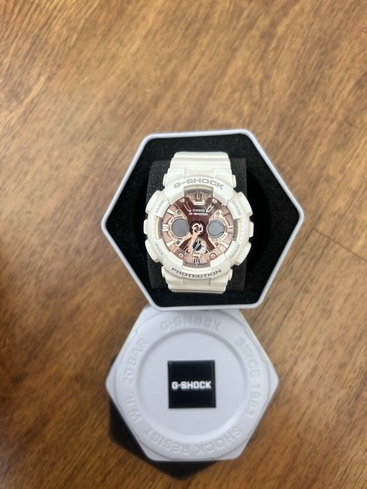 Продавам часовник Casio G-shock