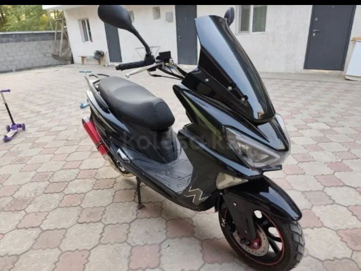 Мопед макси продам