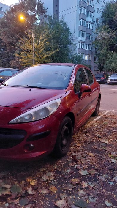 Peugeot 207 2008 benzină, 2.300 € — imagine 2