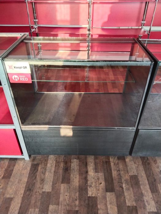 Витрины, полки для магазина