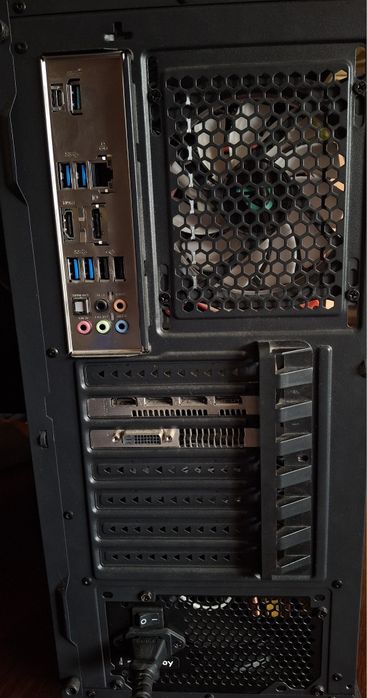 Gaming Pc radeon rx 580 8gb Vram, 16gb ram ddr4, ryzen 5 3600 4.2GHz
