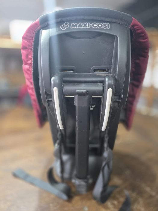 Vând scaun auto Maxi Cosi Mobi 9-25 kg