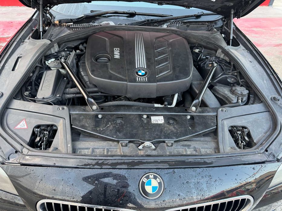 Dezmembram BMW F10 520d 2012 184cp automat