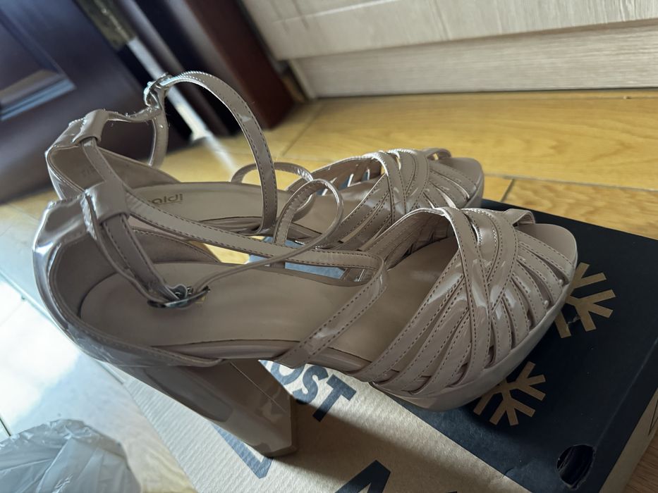 Продам Женские Туфли