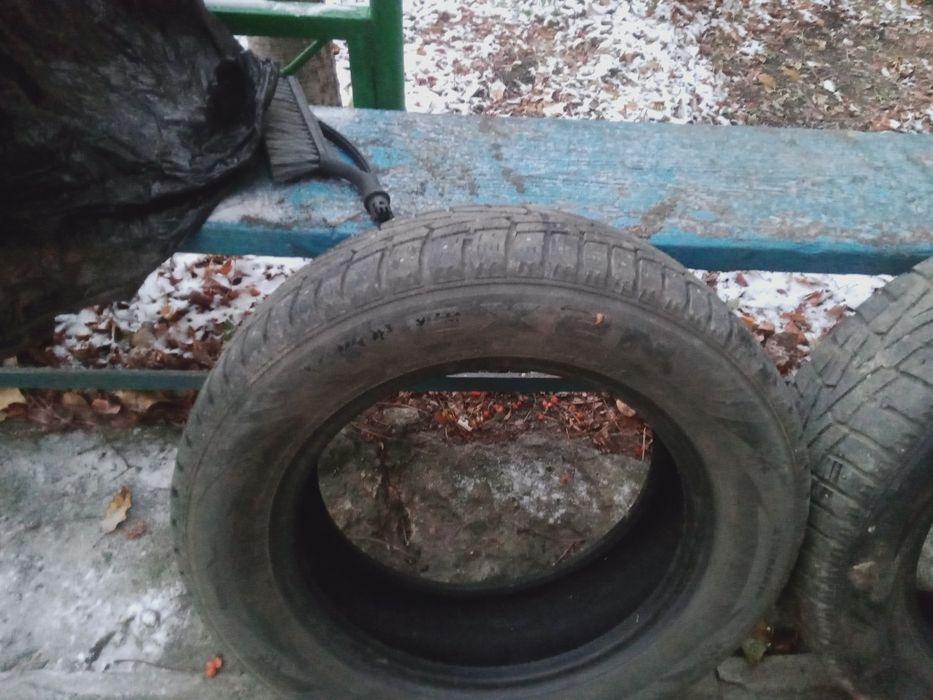 Продам зимние шипованные резины