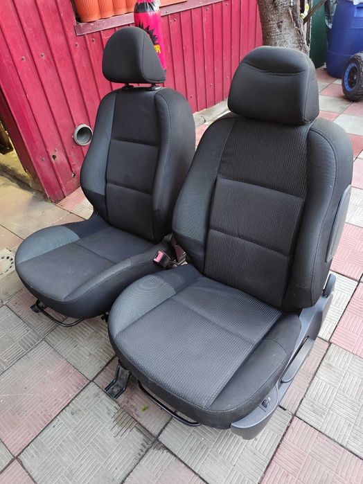De vânzare scaune auto - fata