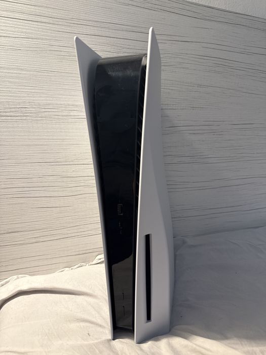 PS5 Digital Disk Edition + Maneta Roz + Husa