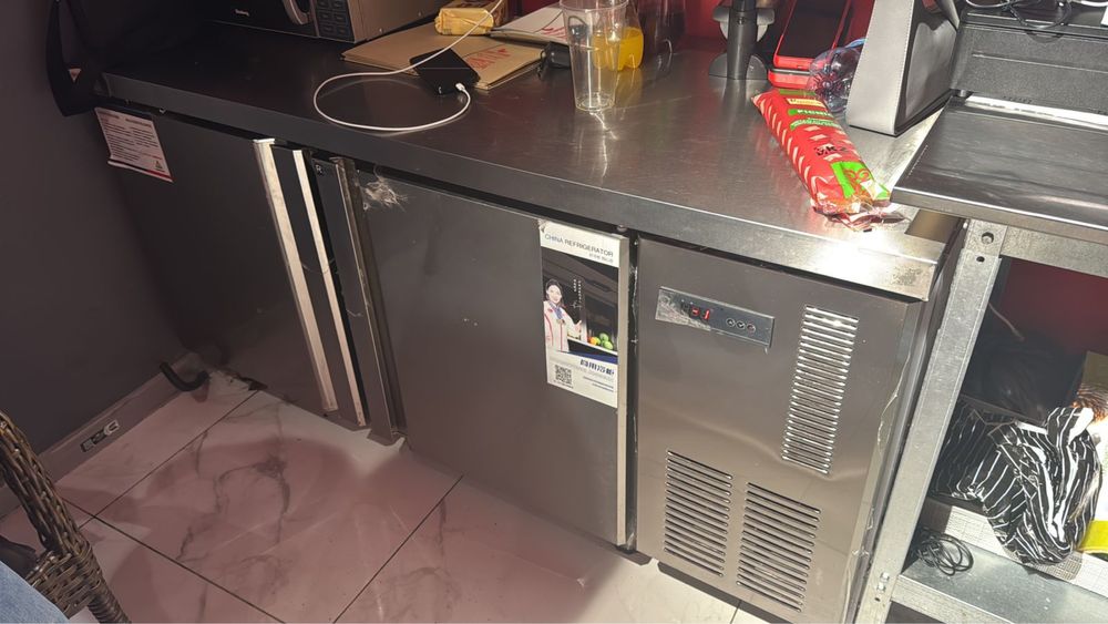 Холодильный стол