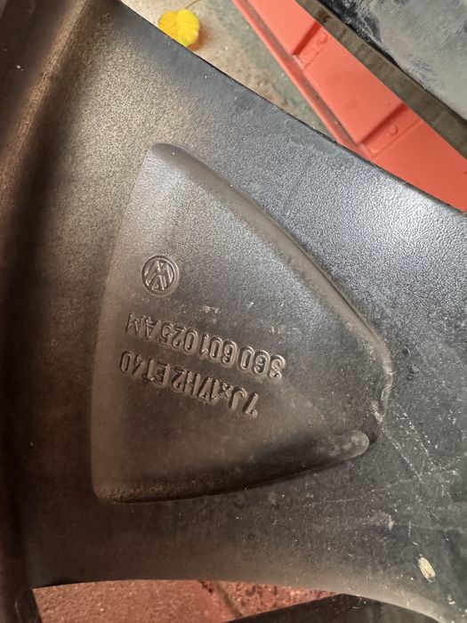 Jante  Bicolore Vw Passat  GTE Touran Caddy 215/55/17 Iarnă 5x112