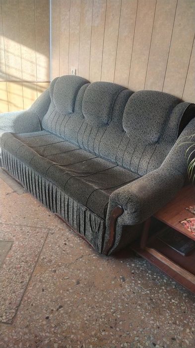 Диван и два кресла