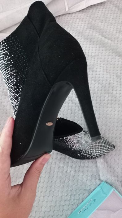 Полу сапожки на каблуке