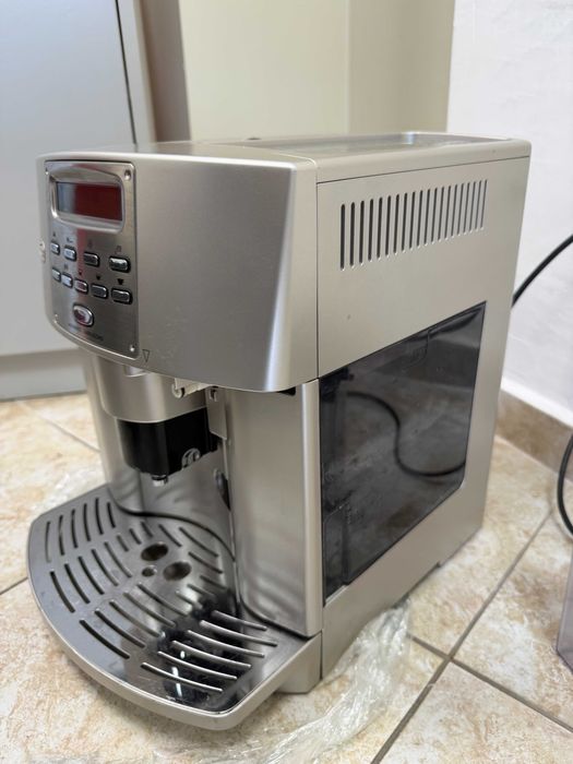 Кафемашина DeLonghi Magnifica Automatic Cappuccino – Отлично състояние