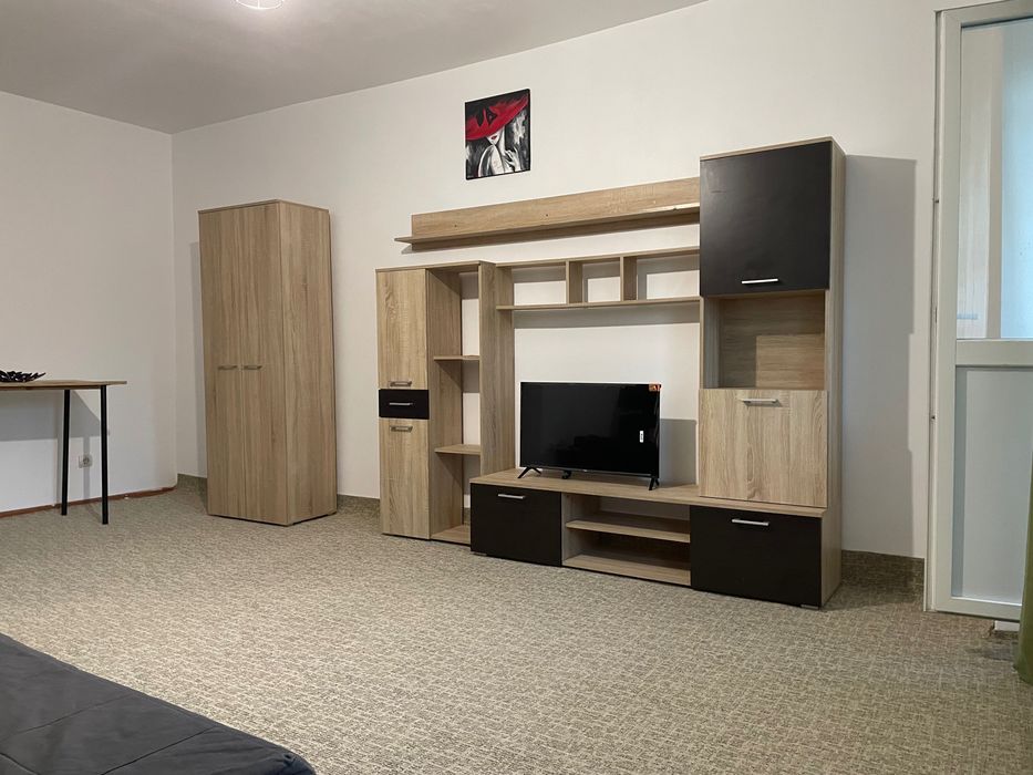 Proprietar Închiriez garsonieră spațioasă  Berceni, Pta Sudului