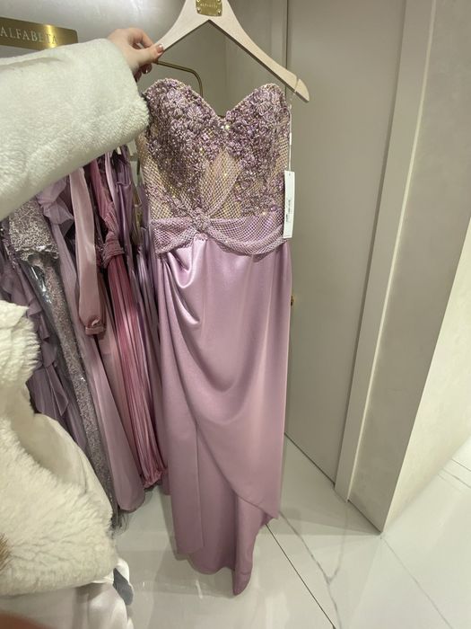 Рокля за официални поводи