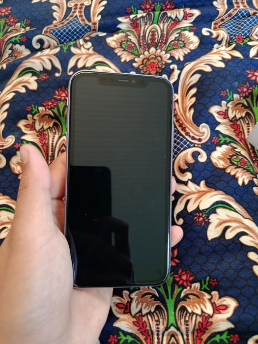Iphone 11 sotiladi