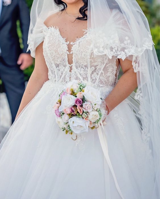 Продавам Сватбена Рокля