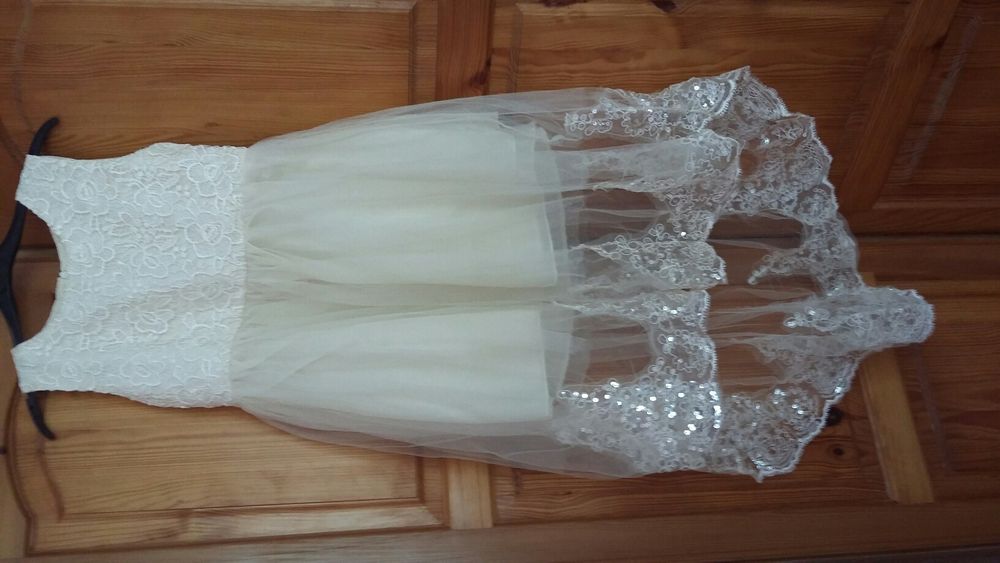 Рокля ш/34,дължина/85,шлейфа/108/ВЪЗМОЖЕН КОМЕНТАР