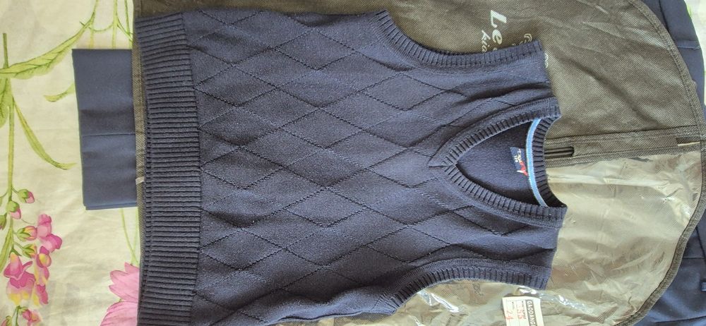 Вязаная школьная жилетка для мальчика