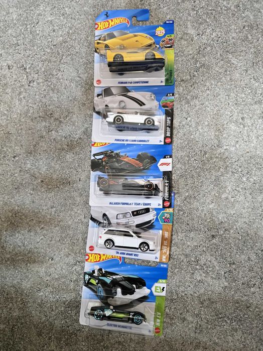 Hotwheels / Hot Wheels , pachet de 5 mașini ,Ferrari treasure hunt /TH