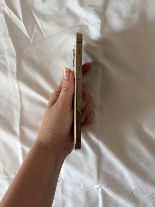 Продаю iPhone 12 pro