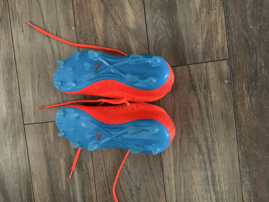 Футболни бутонки: Puma Net-fit