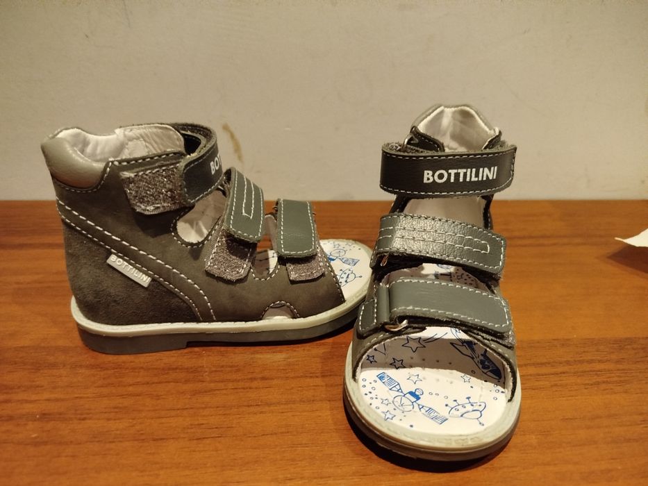 Продам сандали ортопедические