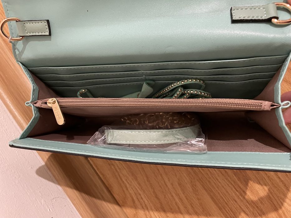 Дамска чанта клъч Bessie