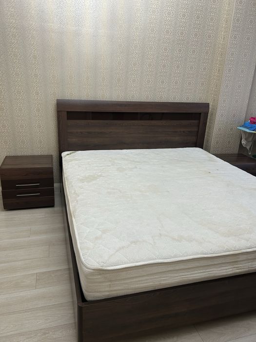 Спальный гарнитур, две тумбочки