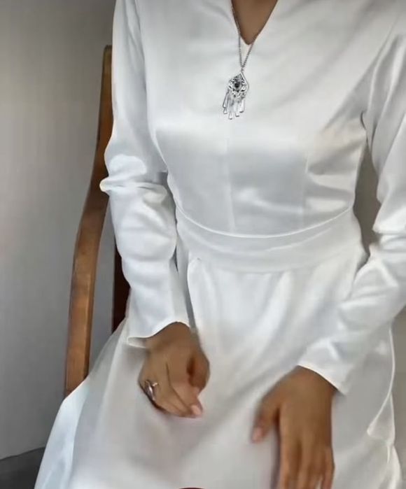 Белое платье и корсет