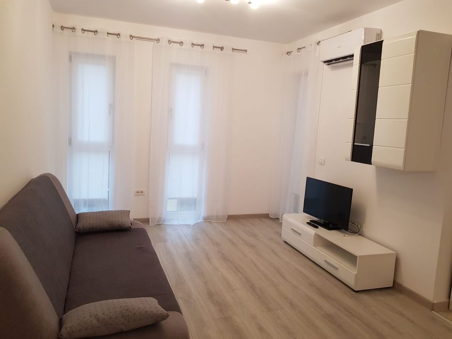 Închiriez apartament 3 camere