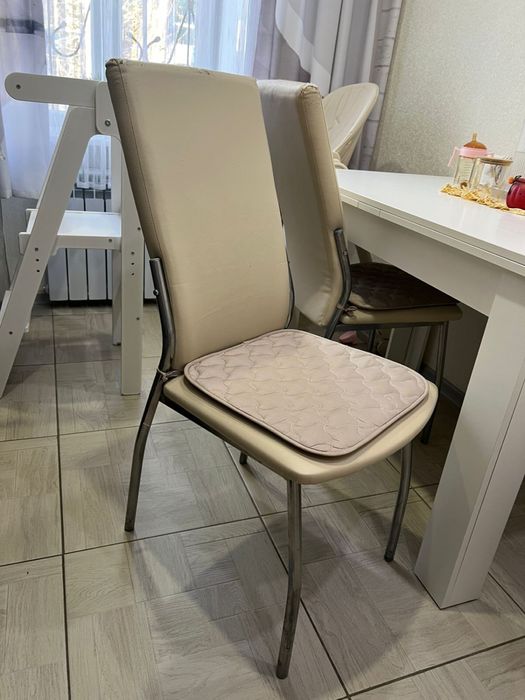 Продам кухонные стулья