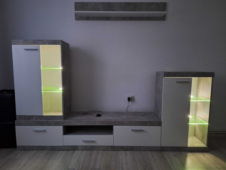 Mobilă de sufragerie+ comodă+  set de măsuțe de cafea