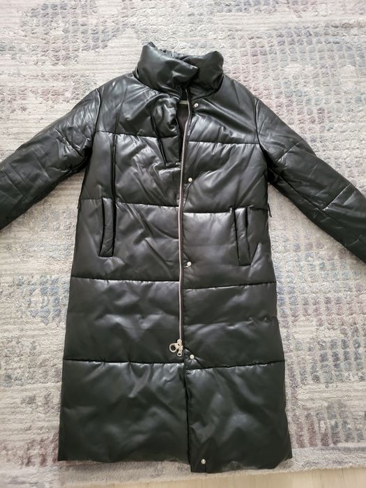 Кожаный длинный пуховик