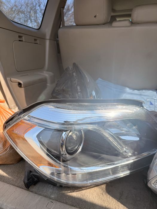 Фарове за мерцедес GL 2016год.