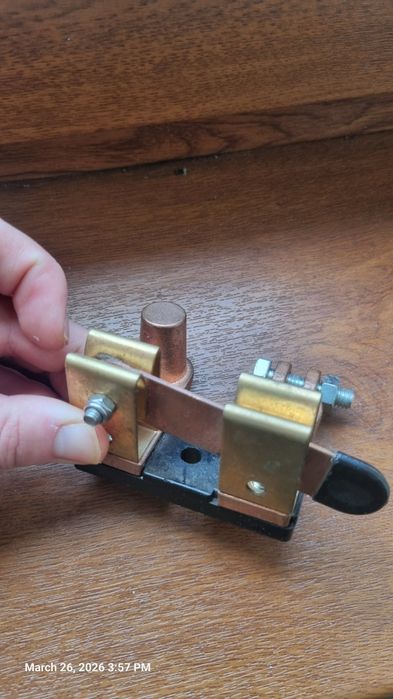 Прекъсвач за акумулатор