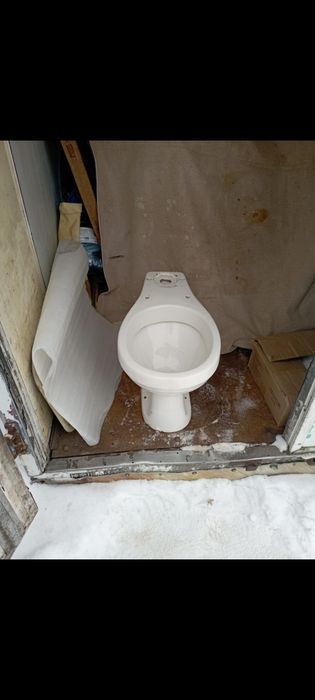 Продам унитаз без бачка