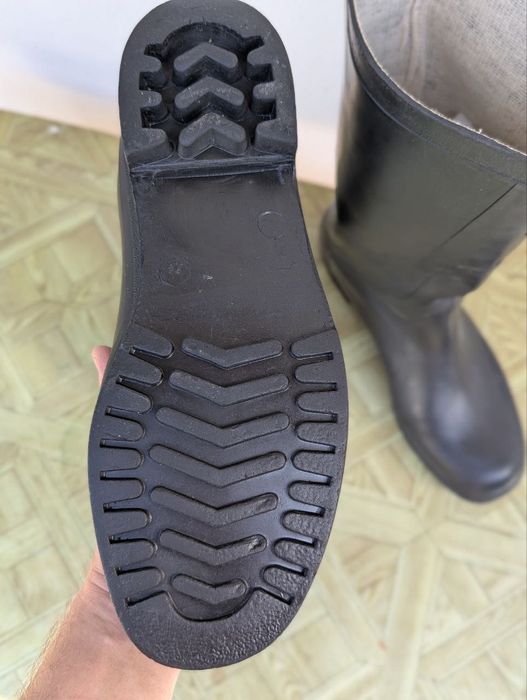 Продам резиновые сапоги