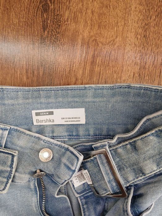 Къси и дълги дънкови панталони.