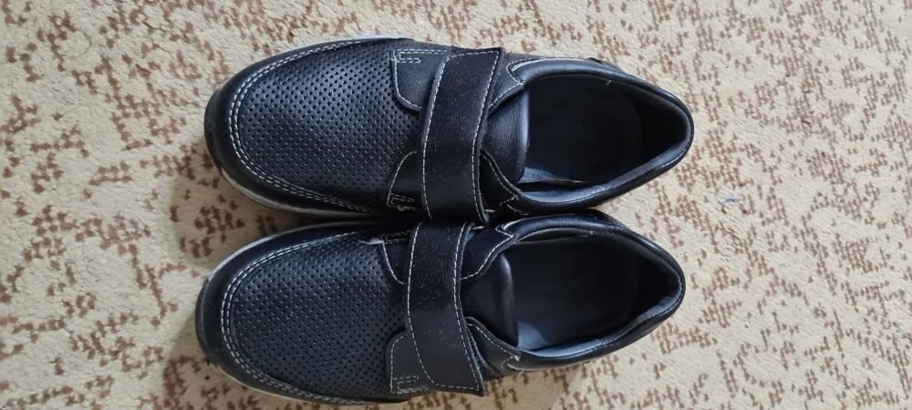 Продаются туфли на мальчика