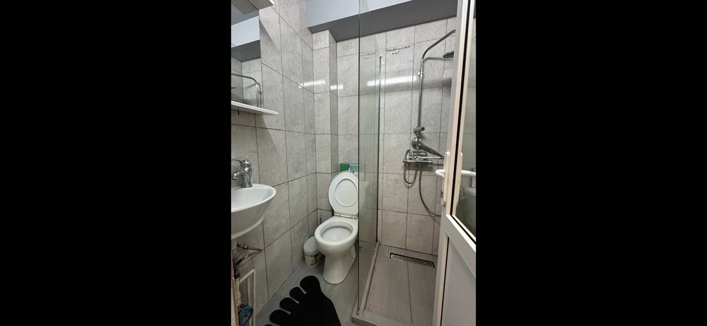 Sunt proprietar si inchiriez o garsoniera in Calea Buziasului, etaj 3.