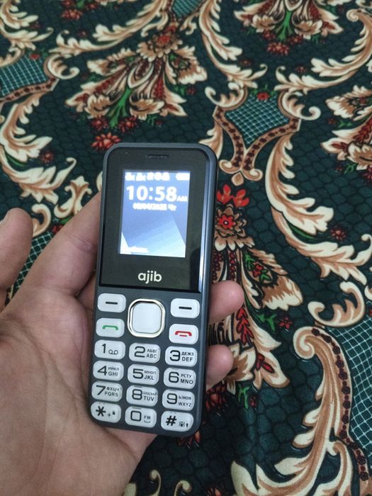 Ajib knopkali telefon